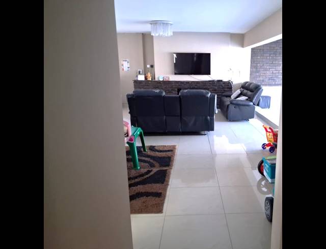 3 BEDROOM HOUSE FOR SALE IN BLUFF